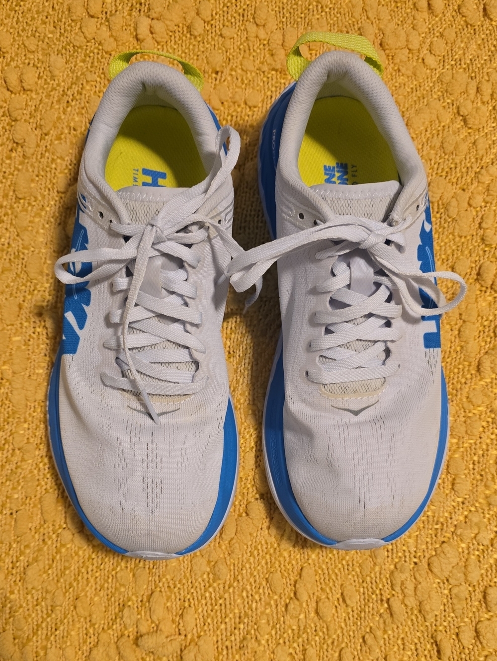 Hoka One One White Sneakers with Blue Logo and Yellow Insole Size 7.5